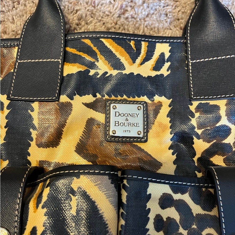 Dooney & Bourke Leopard Print Women's Bag - Picture 3 of 8